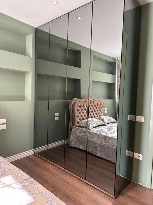 Green Apartment Тирана Екстер'єр фото