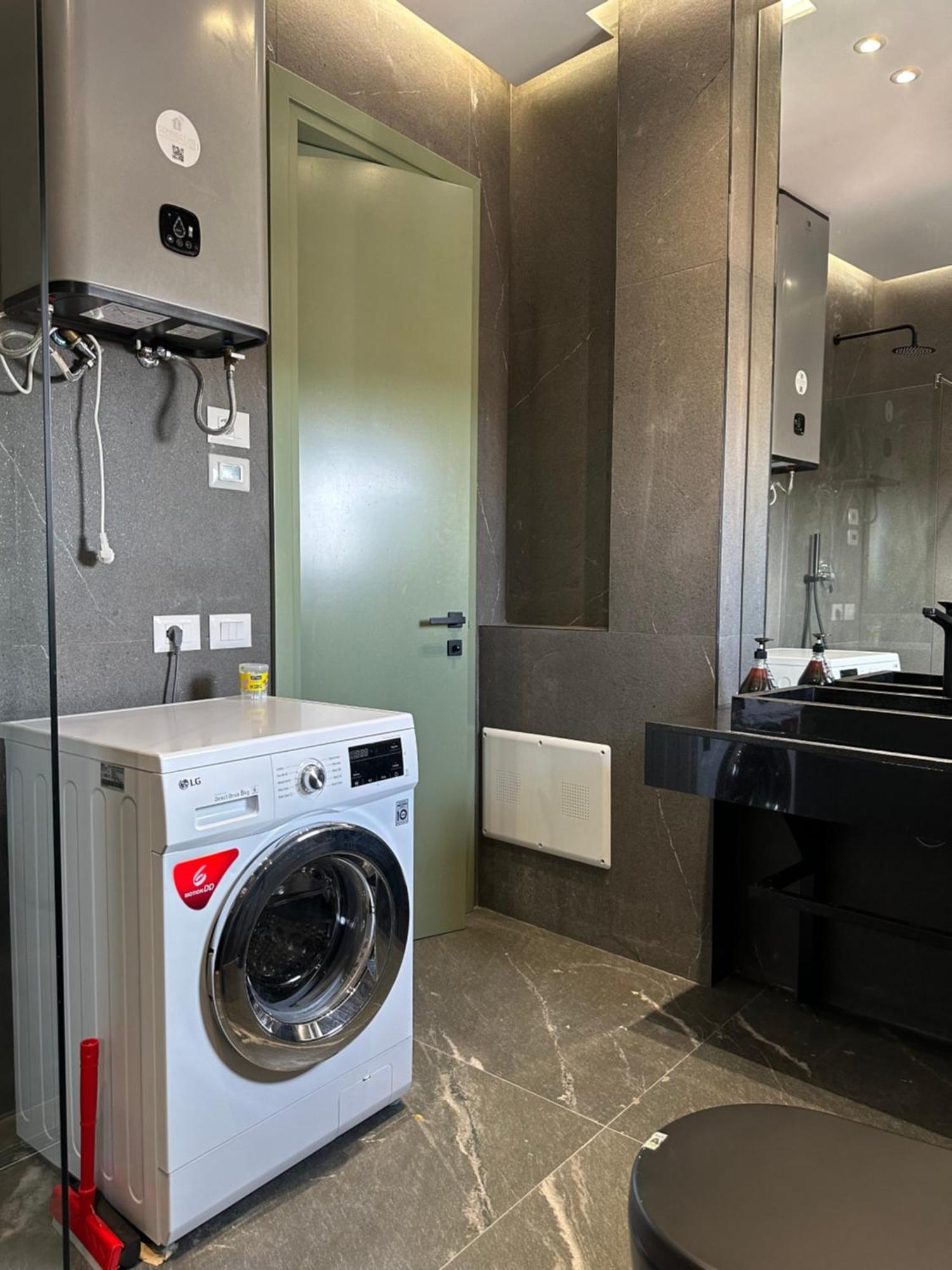 Green Apartment Тирана Екстер'єр фото